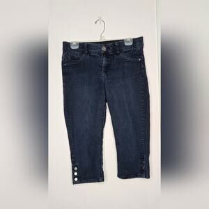Dana Buchman Womens Capri Jeans Size 6 Dark Wash 3 Snaps at Cuff